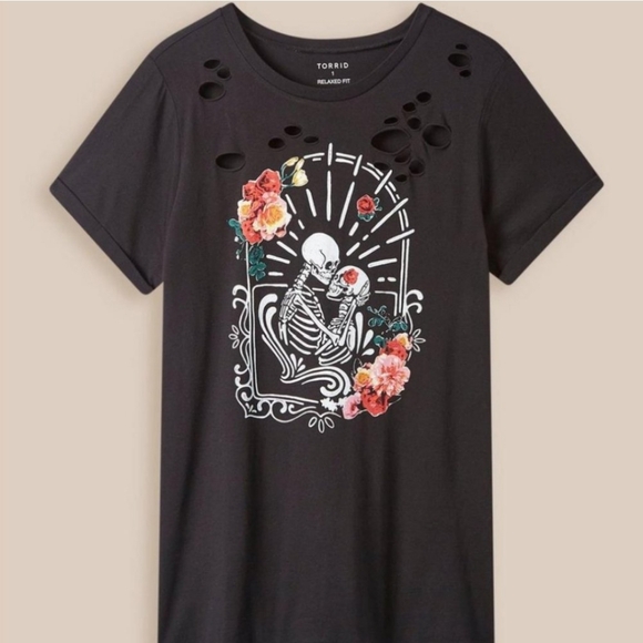 TORRID Skeleton Graphic Relaxed Fit Scoop Neck Destructed Tee Size 0/12/L NWT - Picture 1 of 10